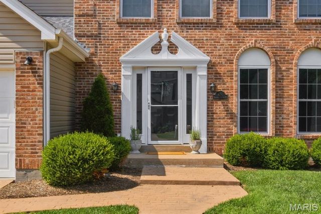 801 Dogwood Grove Court, Ellisville, MO 63021