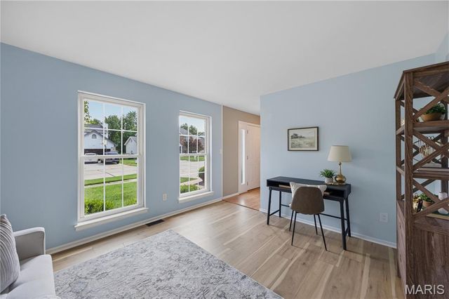 801 Dogwood Grove Court, Ellisville, MO 63021