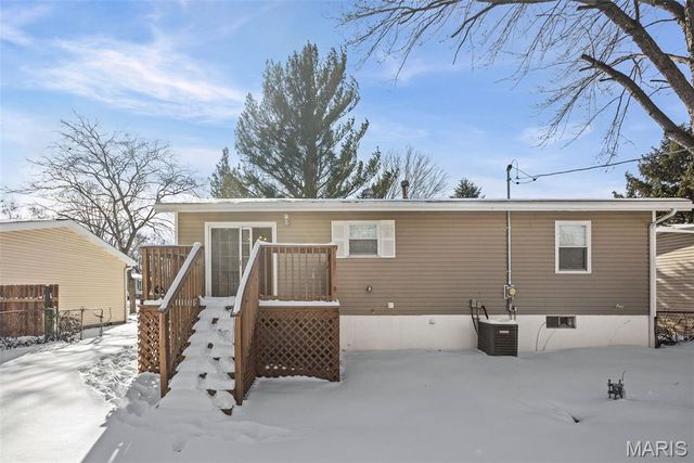 28 Fox Meadow Lane, Cahokia, IL 62206