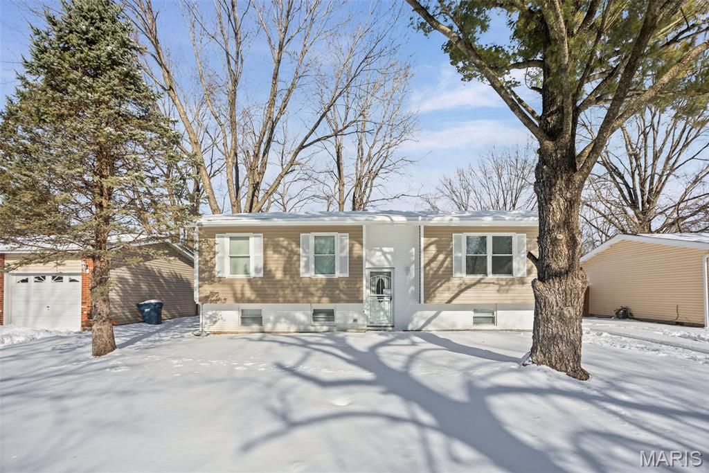 28 Fox Meadow Lane, Cahokia, IL 62206