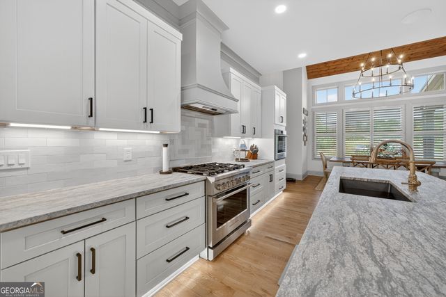 4726 Crestview Way, Flowery Branch, GA 30542