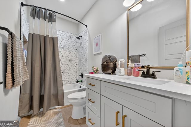 4726 Crestview Way, Flowery Branch, GA 30542