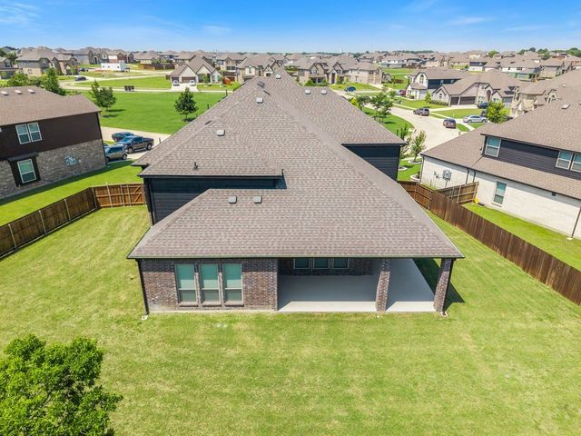 1938 Silver Creek Lane, Cedar Hill, TX 75104