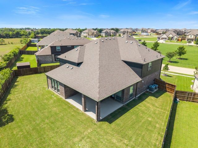 1938 Silver Creek Lane, Cedar Hill, TX 75104