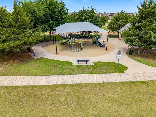 1938 Silver Creek Lane, Cedar Hill, TX 75104