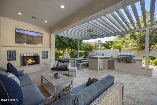 2682 W CARLA VISTA Drive, Chandler, AZ 85224