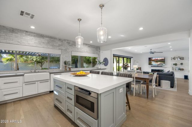 2682 W CARLA VISTA Drive, Chandler, AZ 85224