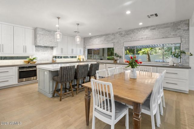 2682 W CARLA VISTA Drive, Chandler, AZ 85224