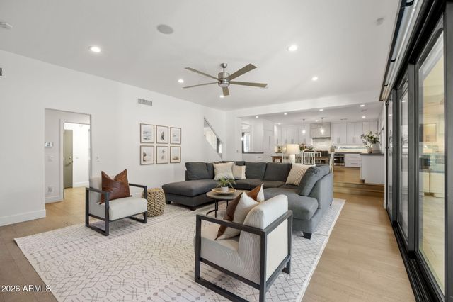 2682 W CARLA VISTA Drive, Chandler, AZ 85224