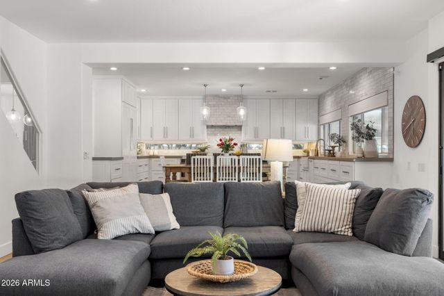 2682 W CARLA VISTA Drive, Chandler, AZ 85224