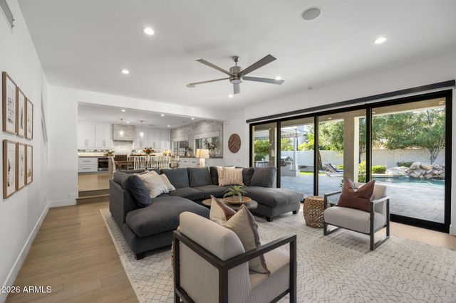2682 W CARLA VISTA Drive, Chandler, AZ 85224