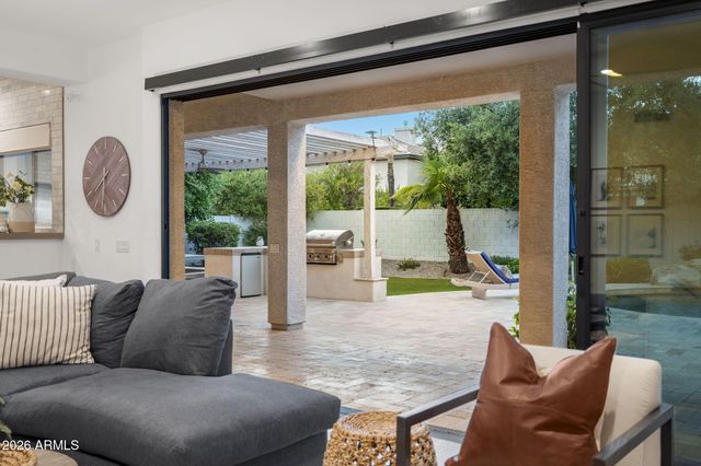 2682 W CARLA VISTA Drive, Chandler, AZ 85224