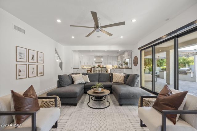 2682 W CARLA VISTA Drive, Chandler, AZ 85224