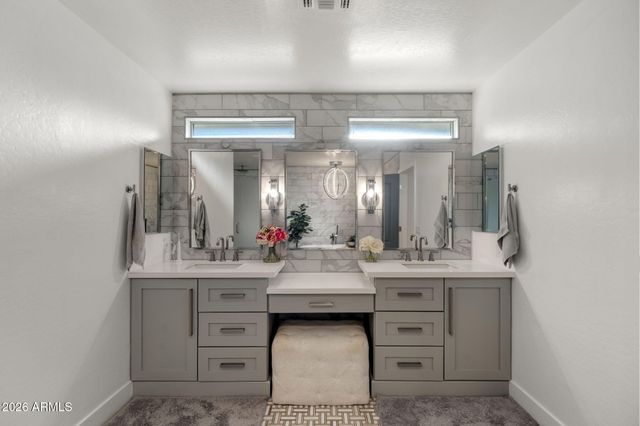 2682 W CARLA VISTA Drive, Chandler, AZ 85224