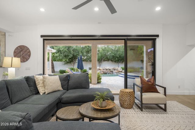2682 W CARLA VISTA Drive, Chandler, AZ 85224