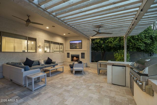 2682 W CARLA VISTA Drive, Chandler, AZ 85224