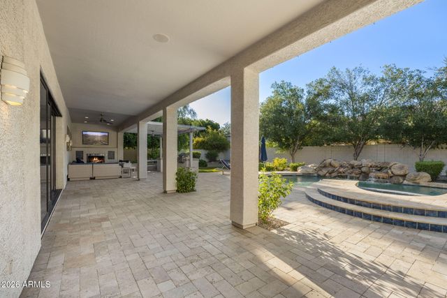 2682 W CARLA VISTA Drive, Chandler, AZ 85224