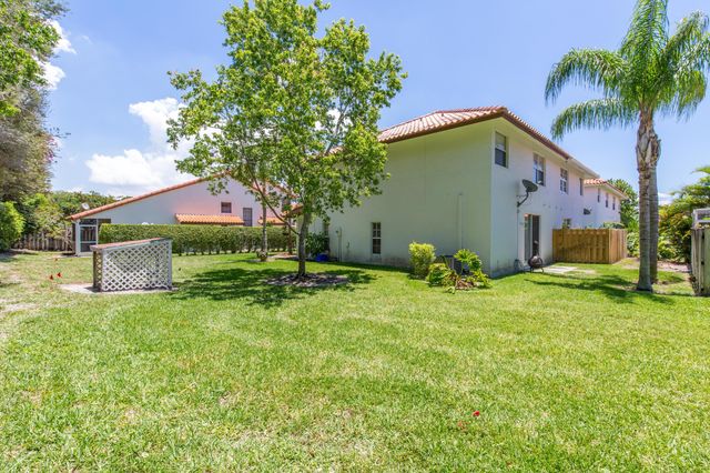 13513 Fountain View Boulevard, Wellington, FL 33414