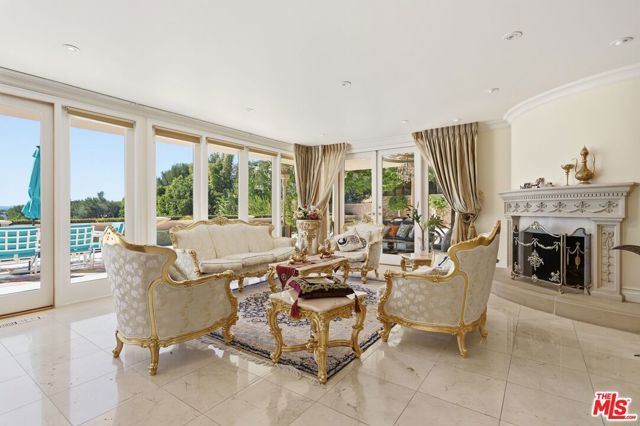 1831 Loma Vista Drive, Beverly Hills, CA 90210