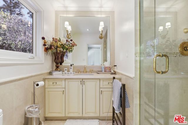 1831 Loma Vista Drive, Beverly Hills, CA 90210