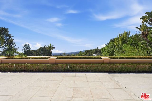 1831 Loma Vista Drive, Beverly Hills, CA 90210