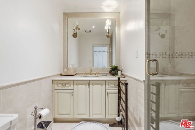 1831 Loma Vista Drive, Beverly Hills, CA 90210