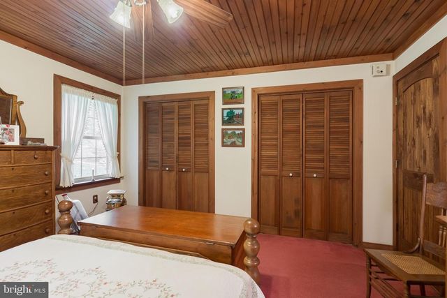 200 MOHNS HILL RD, Reinholds, PA 17569