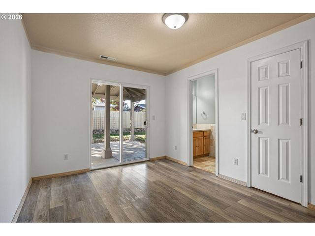 1850 BECCA Ct, Albany, OR 97322
