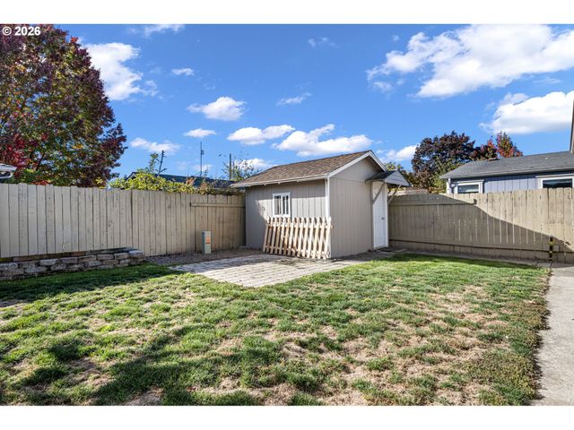 1850 BECCA Ct, Albany, OR 97322
