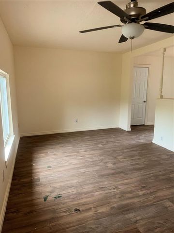 9817 NE 10th Street, Midwest City, OK 73130