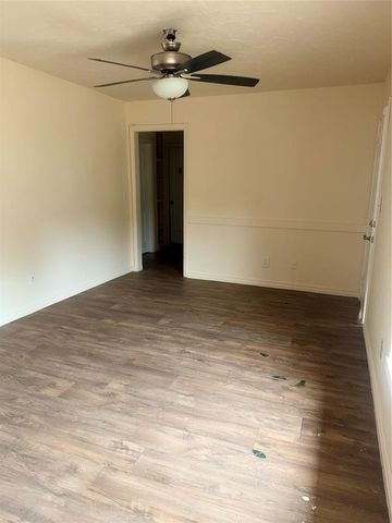 9817 NE 10th Street, Midwest City, OK 73130
