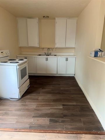 9817 NE 10th Street, Midwest City, OK 73130