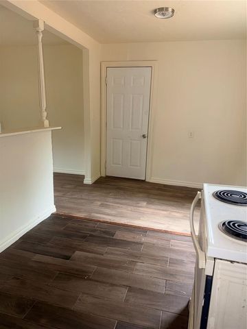 9817 NE 10th Street, Midwest City, OK 73130