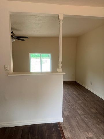 9817 NE 10th Street, Midwest City, OK 73130