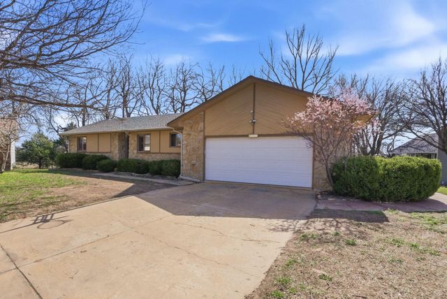 2722 Glacier Ct, Wichita, KS 67215