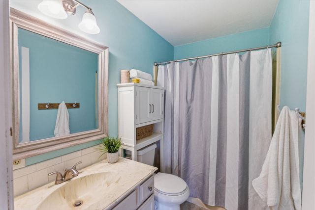 2722 Glacier Ct, Wichita, KS 67215