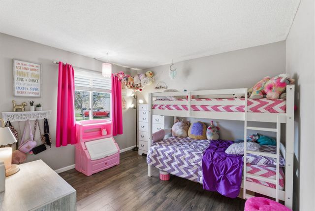 2722 Glacier Ct, Wichita, KS 67215