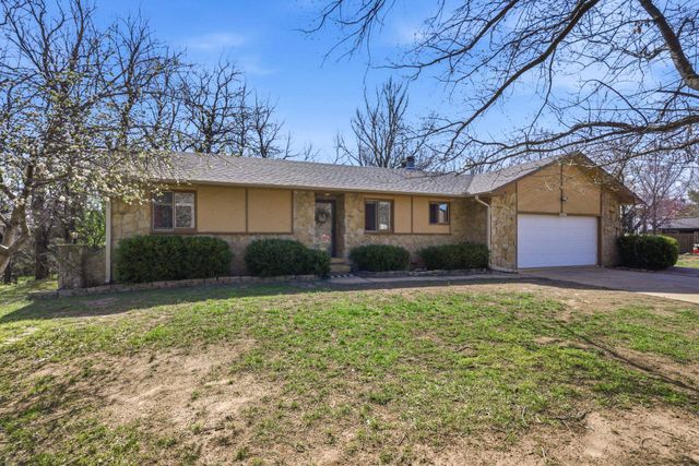 2722 Glacier Ct, Wichita, KS 67215