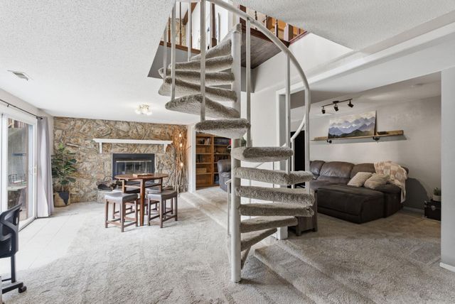 2722 Glacier Ct, Wichita, KS 67215