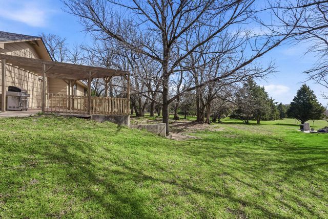 2722 Glacier Ct, Wichita, KS 67215