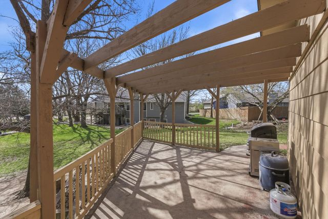 2722 Glacier Ct, Wichita, KS 67215