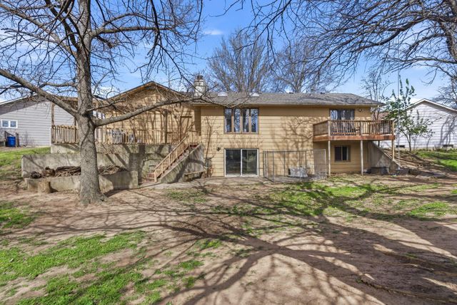 2722 Glacier Ct, Wichita, KS 67215