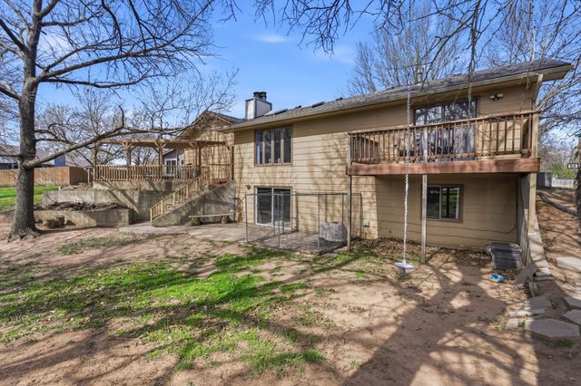 2722 Glacier Ct, Wichita, KS 67215