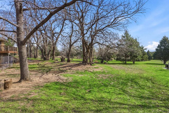 2722 Glacier Ct, Wichita, KS 67215