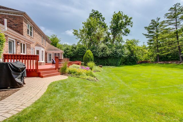 106 Surrey Lane, Lincolnshire, IL 60045