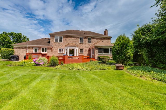 106 Surrey Lane, Lincolnshire, IL 60045