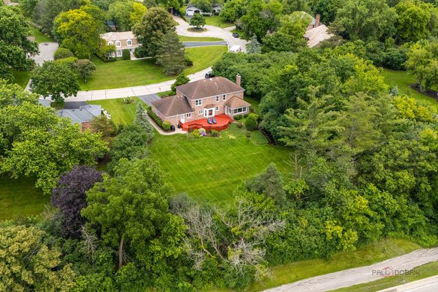 106 Surrey Lane, Lincolnshire, IL 60045