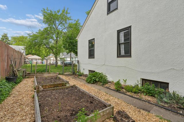 4246 14th Avenue S, Minneapolis, MN 55407