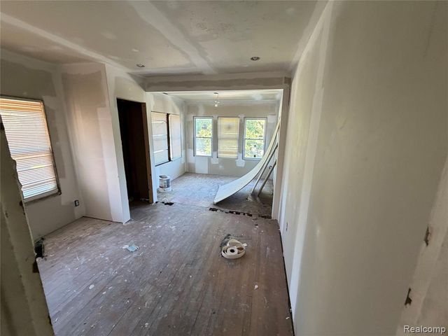 15758 Mansfield Street, Detroit, MI 48227