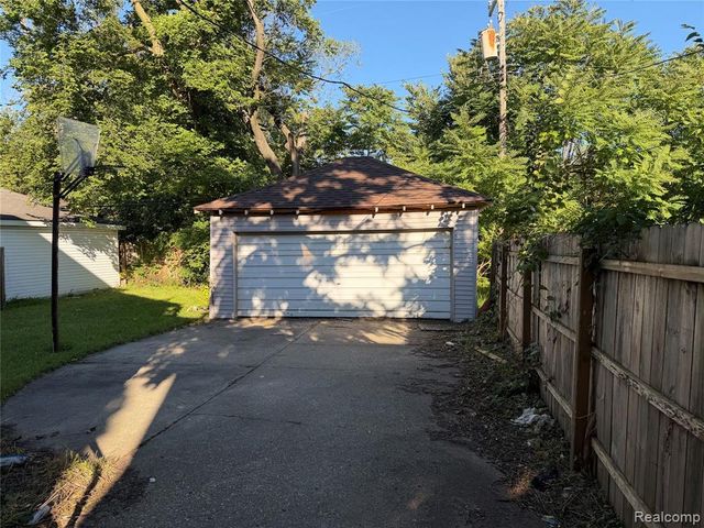 15758 Mansfield Street, Detroit, MI 48227